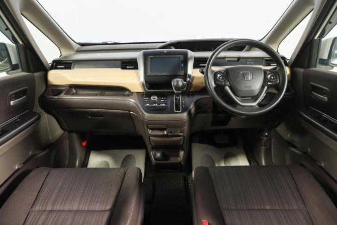 Honda Freed II с пробегом 2017 года, цена 1 459 000 рублей, 161000 км, компактвэн, Автокод Объявления