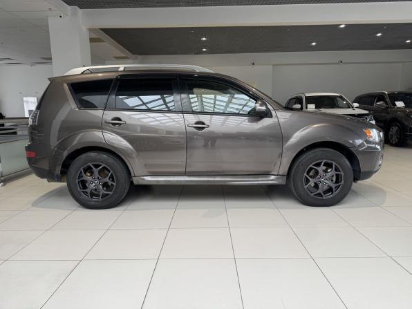 Mitsubishi Outlander II Рестайлинг с пробегом 2009 года, цена 940 000 рублей, 226254 км, внедорожник, Автокод Объявления
