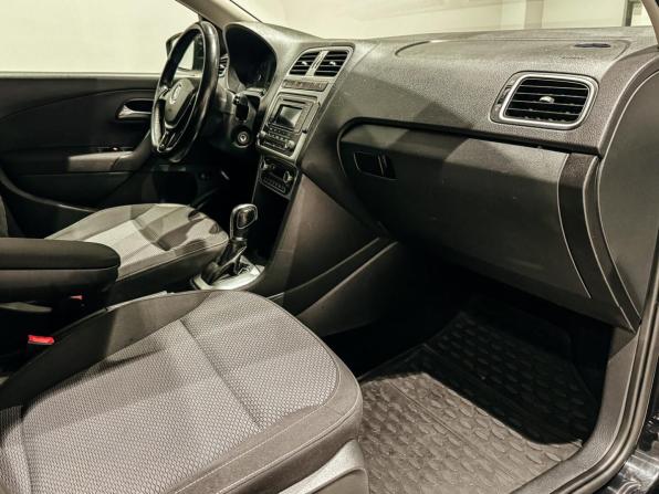 Volkswagen Polo V Рестайлинг с пробегом 2016 года, цена 1 130 000 рублей, 123109 км, седан, Автокод Объявления