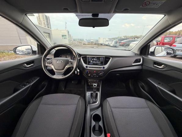 Hyundai Solaris II с пробегом 2017 года, цена 1 240 000 рублей, 114000 км, седан, Автокод Объявления