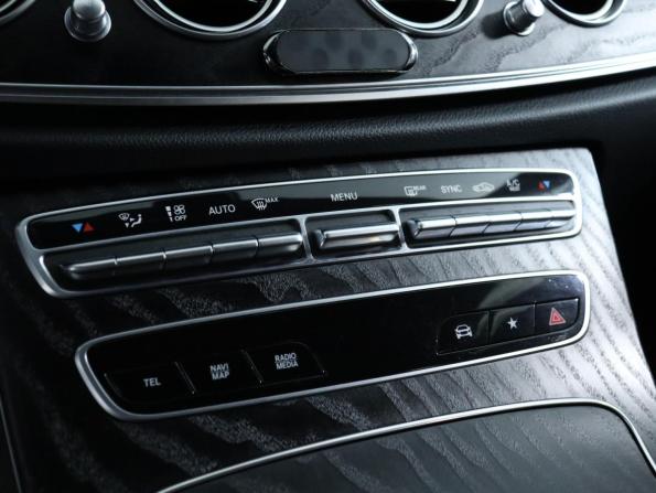 Mercedes-Benz E-Класс V (W213 S213 C238) Рестайлинг с пробегом 2021 года, цена 3 425 000 рублей, 174580 км, седан, Автокод Объявления