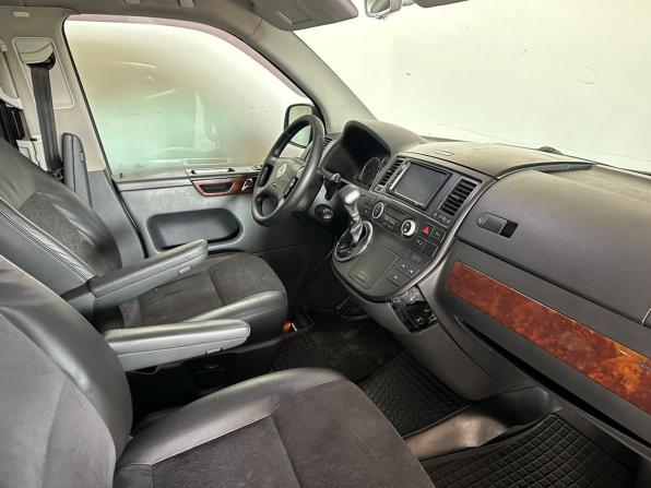 Volkswagen Multivan T5 с пробегом 2007 года, цена 1 100 000 рублей, 370240 км, минивэн, Автокод Объявления
