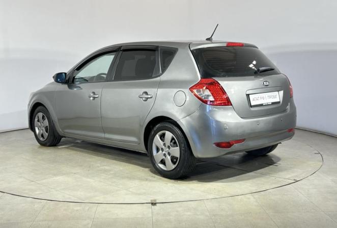 Kia Ceed I с пробегом 2010 года, цена 700 000 рублей, 175845 км, хэтчбек, Автокод Объявления