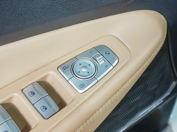 Hyundai Santa Fe IV Рестайлинг с пробегом 2021 года, цена 3 499 000 рублей, 107259 км, внедорожник, Автокод Объявления