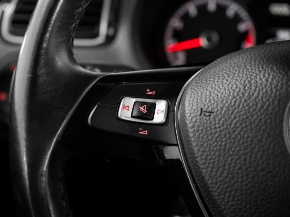 Volkswagen Polo V Рестайлинг с пробегом 2017 года, цена 1 149 500 рублей, 89219 км, седан, Автокод Объявления