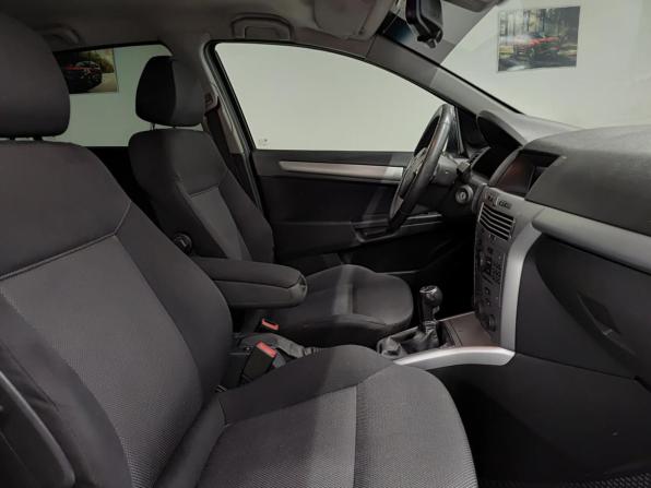 Opel Astra H Рестайлинг с пробегом 2011 года, цена 409 000 рублей, 359122 км, седан, Автокод Объявления