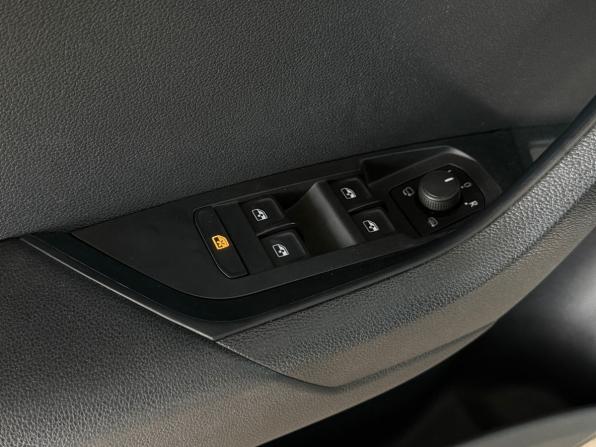 Skoda Karoq I с пробегом 2021 года, цена 2 090 000 рублей, 144036 км, внедорожник, Автокод Объявления