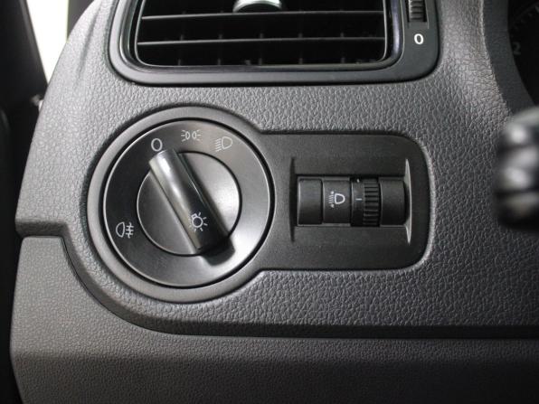 Volkswagen Polo V Рестайлинг с пробегом 2018 года, цена 1 039 900 рублей, 185845 км, седан, Автокод Объявления
