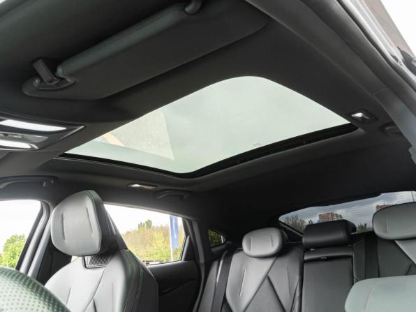 Changan UNI-V I с пробегом 2023 года, цена 2 350 000 рублей, 37722 км, лифтбек, Автокод Объявления