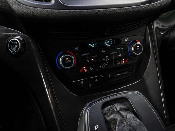 Ford Kuga II Рестайлинг с пробегом 2017 года, цена 1 375 000 рублей, 177081 км, внедорожник, Автокод Объявления