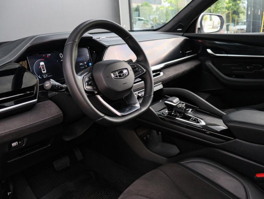 Geely Monjaro I Москва  - изображение 14