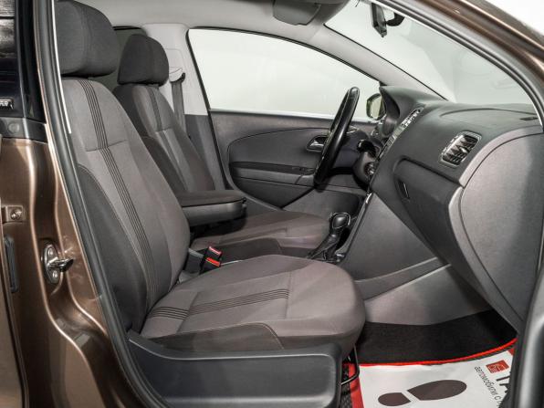 Volkswagen Polo V Рестайлинг с пробегом 2016 года, цена 1 050 500 рублей, 115269 км, седан, Автокод Объявления