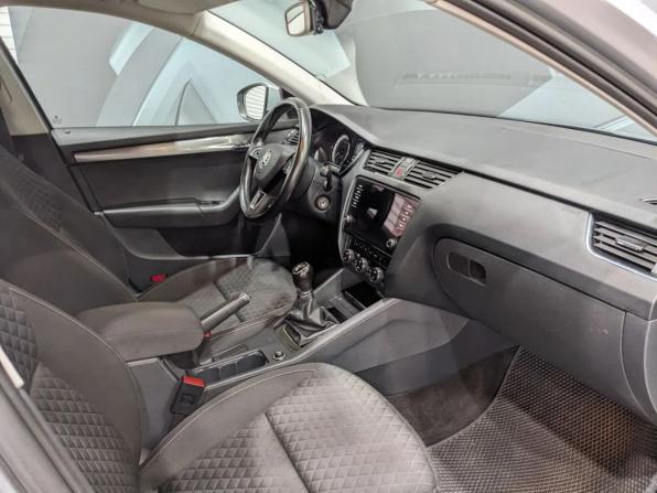 Skoda Octavia III (A7) Рестайлинг с пробегом 2018 года, цена 1 445 000 рублей, 158210 км, лифтбек, Автокод Объявления