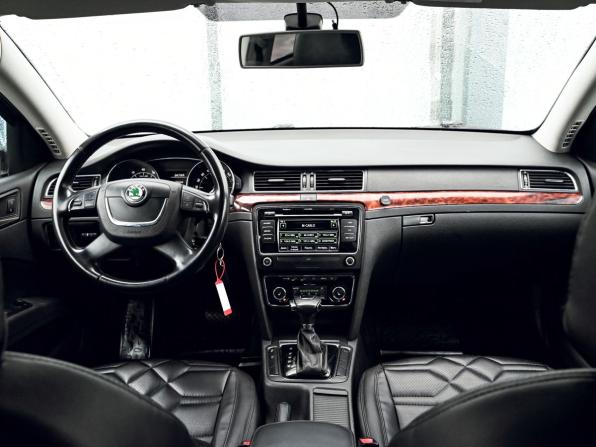 Skoda Superb II с пробегом 2012 года, цена 1 005 000 рублей, 309951 км, лифтбек, Автокод Объявления