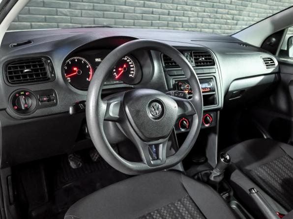 Volkswagen Polo V Рестайлинг с пробегом 2018 года, цена 970 000 рублей, 103848 км, седан, Автокод Объявления