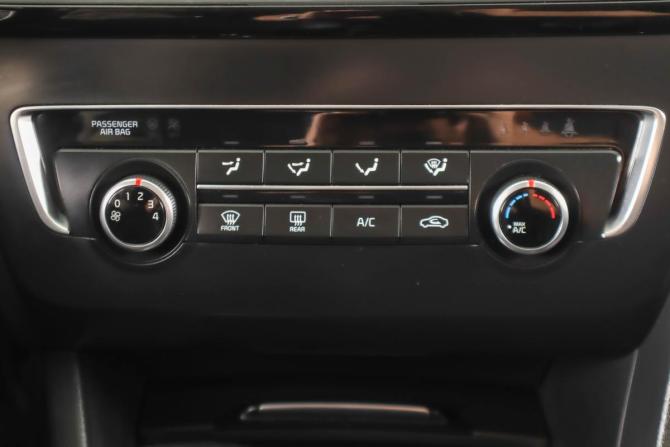 Kia Optima IV Рестайлинг с пробегом 2019 года, цена 1 479 000 рублей, 163500 км, седан, Автокод Объявления