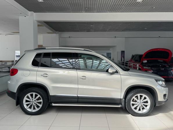 Volkswagen Tiguan I Рестайлинг с пробегом 2012 года, цена 1 099 000 рублей, 269330 км, внедорожник, Автокод Объявления