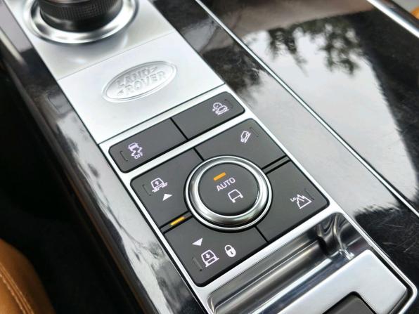 Land Rover Range Rover IV Рестайлинг с пробегом 2019 года, цена 7 490 000 рублей, 93215 км, внедорожник, Автокод Объявления