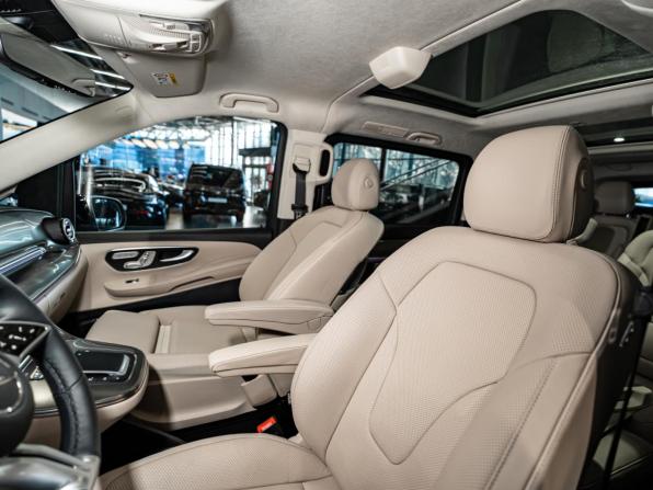 Mercedes-Benz V-Класс III (W447) Рестайлинг 2 с пробегом 2024 года, цена 14 317 000 рублей, 100 км, минивэн, Автокод Объявления