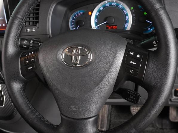 Toyota ISis I Рестайлинг с пробегом 2009 года, цена 1 484 000 рублей, 157700 км, компактвэн, Автокод Объявления