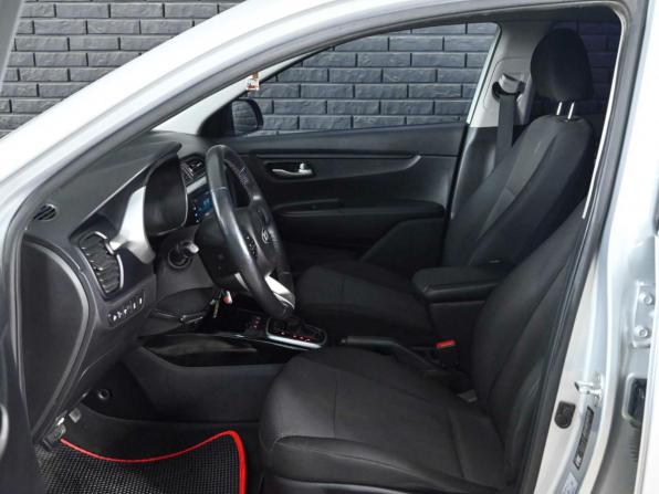Kia Rio IV Рестайлинг с пробегом 2021 года, цена 1 450 000 рублей, 55483 км, седан, Автокод Объявления
