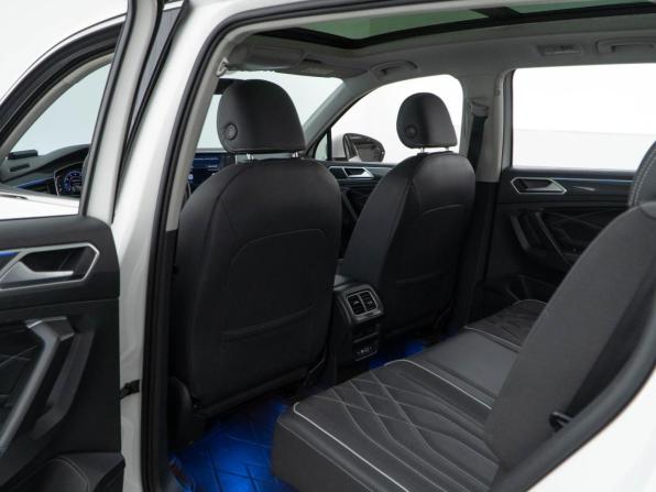 Volkswagen Tiguan II Рестайлинг с пробегом 2021 года, цена 4 057 055 рублей, 44309 км, внедорожник, Автокод Объявления