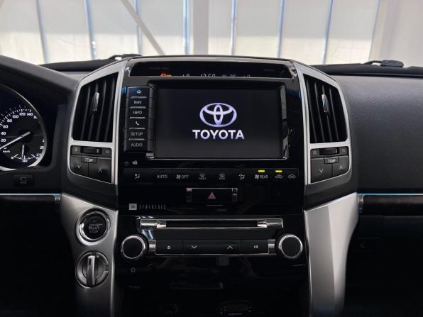 Toyota Land Cruiser 200 Series Рестайлинг 1 с пробегом 2013 года, цена 3 800 000 рублей, 218223 км, внедорожник, Автокод Объявления