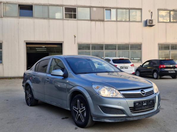 Opel Astra H Рестайлинг с пробегом 2014 года, цена 579 000 рублей, 233818 км, седан, Автокод Объявления