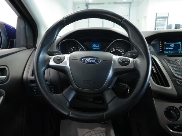 Ford Focus III с пробегом 2015 года, цена 950 000 рублей, 150247 км, седан, Автокод Объявления