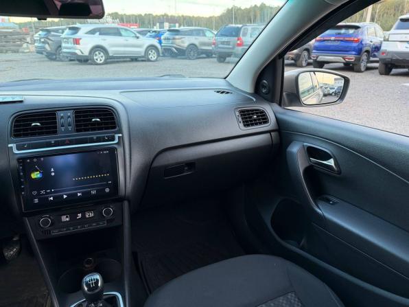 Volkswagen Polo V Рестайлинг с пробегом 2015 года, цена 715 000 рублей, 214926 км, седан, Автокод Объявления