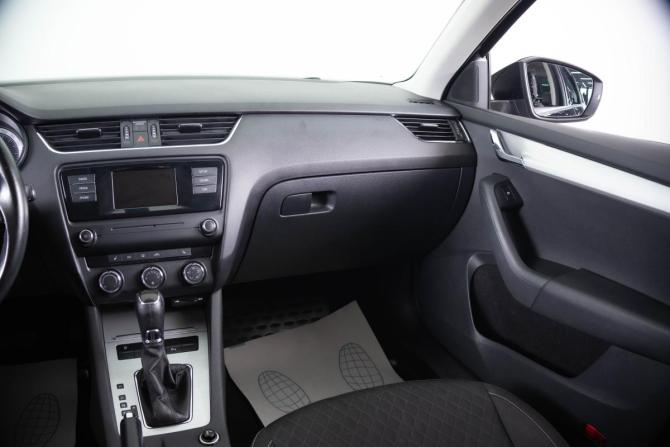 Skoda Octavia III (A7) с пробегом 2016 года, цена 1 699 000 рублей, 123500 км, лифтбек, Автокод Объявления