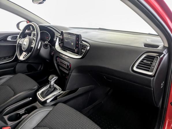 Kia Ceed III с пробегом 2021 года, цена 2 145 000 рублей, 74950 км, универсал, Автокод Объявления