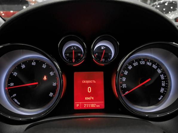 Opel Astra J Рестайлинг с пробегом 2013 года, цена 700 000 рублей, 211105 км, универсал, Автокод Объявления