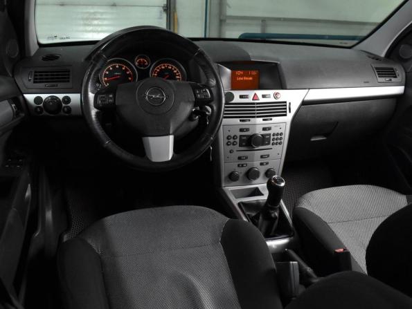 Opel Astra H Рестайлинг с пробегом 2010 года, цена 574 000 рублей, 215605 км, седан, Автокод Объявления