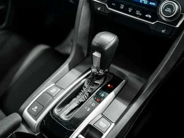 Honda Civic X с пробегом 2017 года, цена 1 800 000 рублей, 111550 км, седан, Автокод Объявления