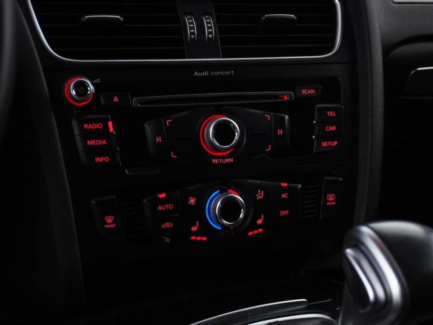 Audi A4 IV (B8) Рестайлинг Москва  - изображение 14