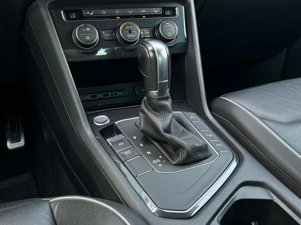 Volkswagen Tiguan II с пробегом 2018 года, цена 2 572 200 рублей, 55406 км, внедорожник, Автокод Объявления