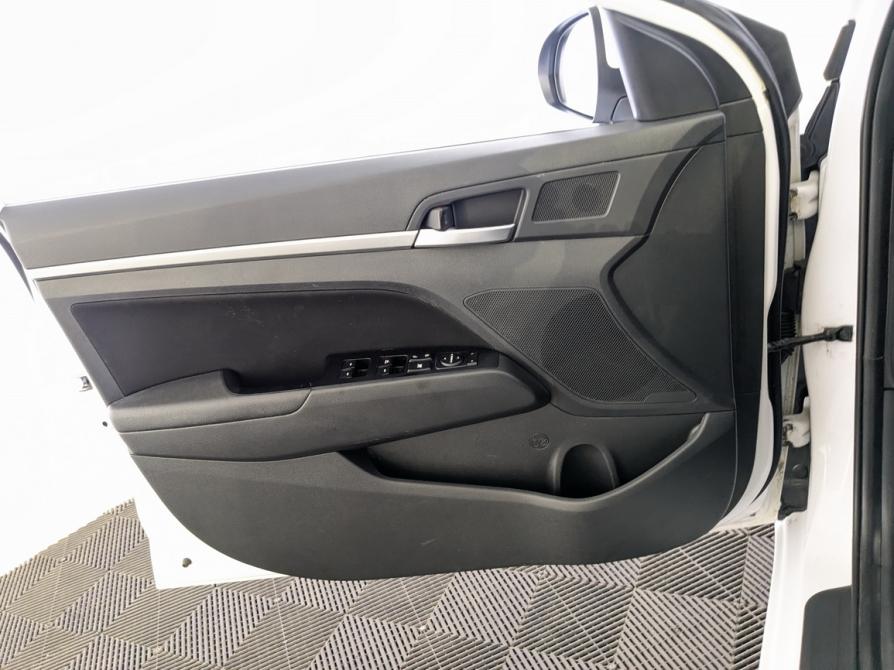 Hyundai Elantra VI (AD) Рестайлинг Москва  - изображение 17