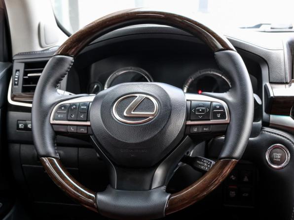 Lexus LX III Рестайлинг 2 с пробегом 2016 года, цена 5 398 000 рублей, 213670 км, внедорожник, Автокод Объявления