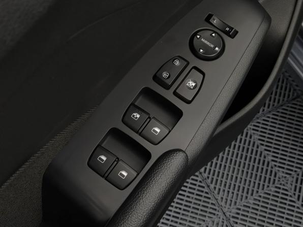 Hyundai Solaris II с пробегом 2018 года, цена 1 340 000 рублей, 50600 км, седан, Автокод Объявления
