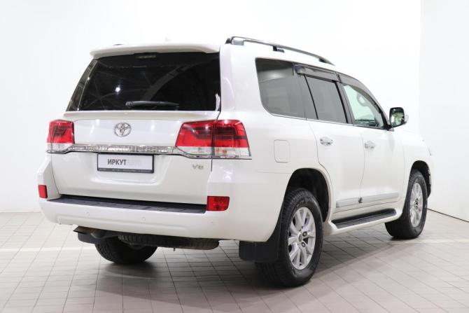 Toyota Land Cruiser 200 Series Рестайлинг 2 с пробегом 2015 года, цена 4 980 000 рублей, 244677 км, внедорожник, Автокод Объявления