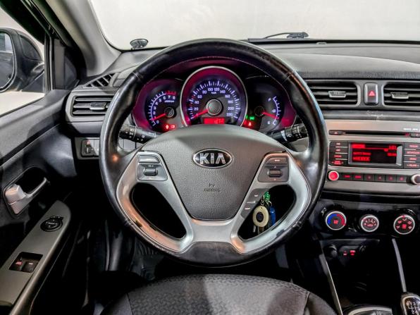 Kia Rio III Рестайлинг с пробегом 2016 года, цена 1 030 000 рублей, 98870 км, седан, Автокод Объявления
