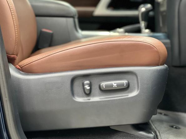 Toyota Land Cruiser 200 Series Рестайлинг 2 с пробегом 2019 года, цена 10 700 000 рублей, 33598 км, внедорожник, Автокод Объявления