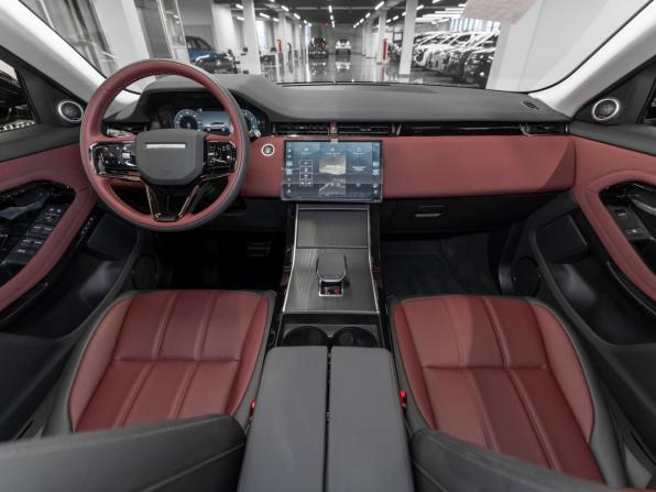 Land Rover Range Rover Evoque II Рестайлинг с пробегом 2025 года, цена 5 800 000 рублей, 39 км, внедорожник, Автокод Объявления