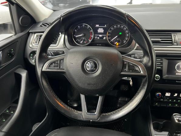 Skoda Rapid I с пробегом 2016 года, цена 1 040 000 рублей, 188000 км, лифтбек, Автокод Объявления