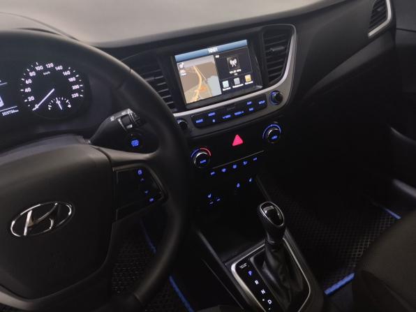 Hyundai Solaris II с пробегом 2017 года, цена 1 350 000 рублей, 203735 км, седан, Автокод Объявления