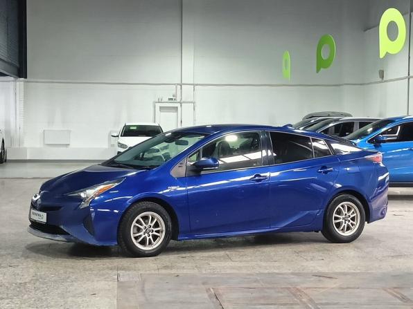 Toyota Prius IV (XW50) с пробегом 2018 года, цена 1 345 000 рублей, 265393 км, лифтбек, Автокод Объявления