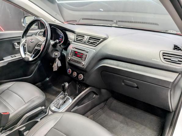 Kia Rio III Рестайлинг с пробегом 2015 года, цена 1 250 000 рублей, 83676 км, хэтчбек, Автокод Объявления