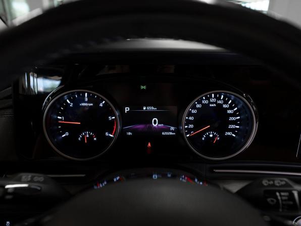 Kia Carnival III с пробегом 2021 года, цена 3 800 000 рублей, 62100 км, минивэн, Автокод Объявления