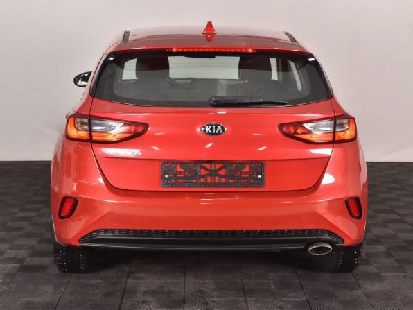 Kia Ceed III с пробегом 2018 года, цена 935 000 рублей, 97222 км, хэтчбек, Автокод Объявления